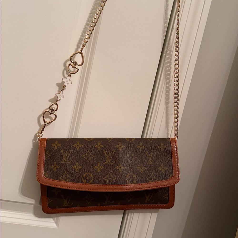 Vintage Louis Vuitton Monogram Clutch